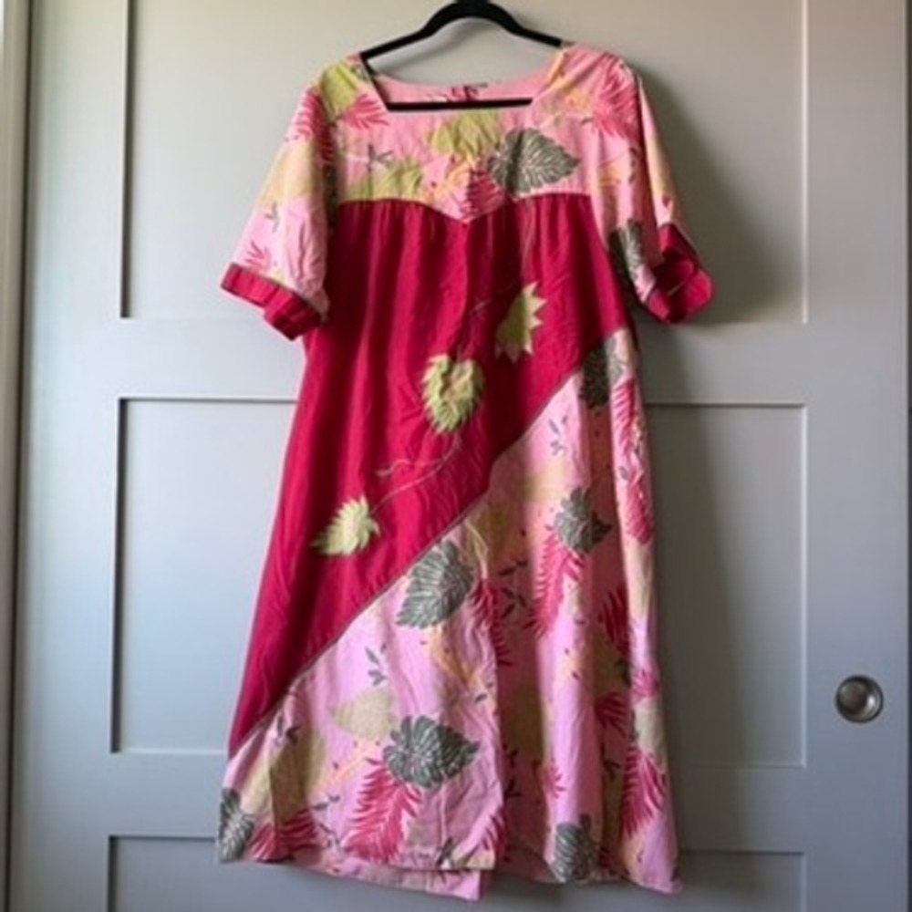 RM Muumuu Dress Womens 2XL Red Pink Tropical Leaf Hawaiian Vintage Aloha